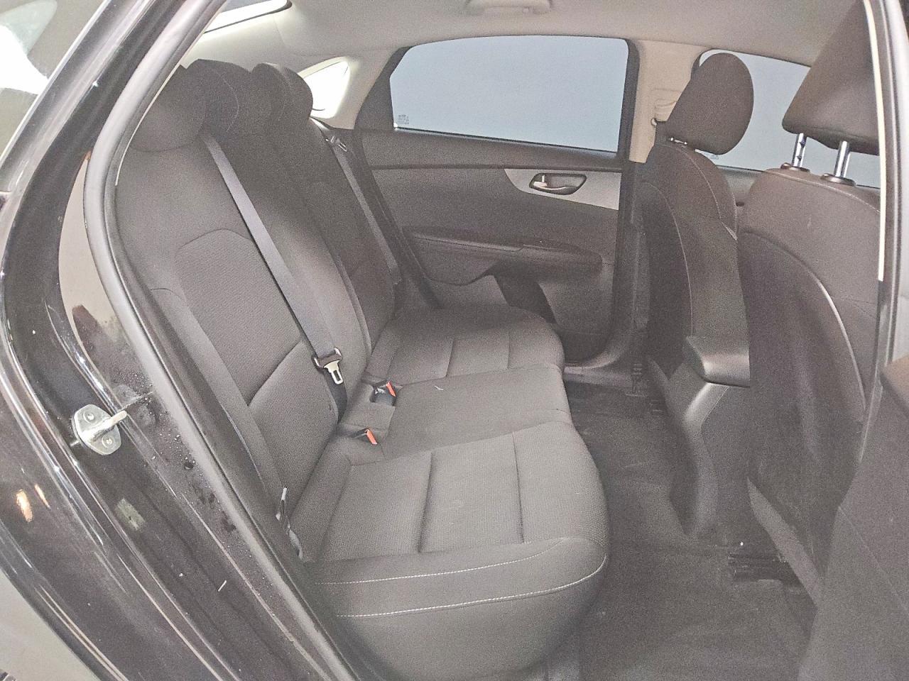 2021 Kia Forte Fe - zdjęcie 10