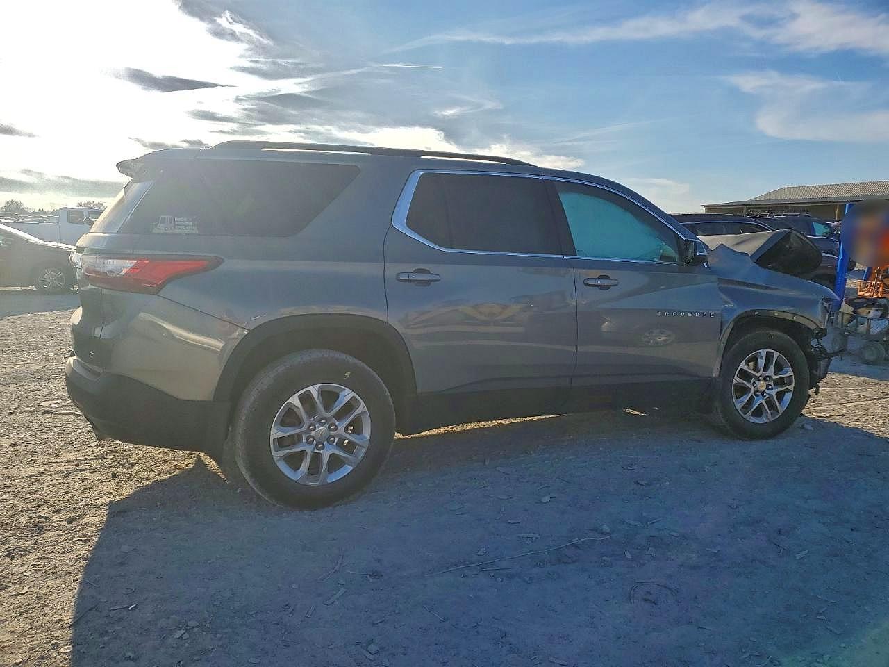 2020 Chevrolet Traverse Lt - zdjęcie 3