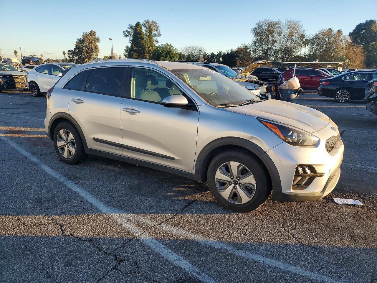 2020 Kia Niro Lx - zdjęcie 4