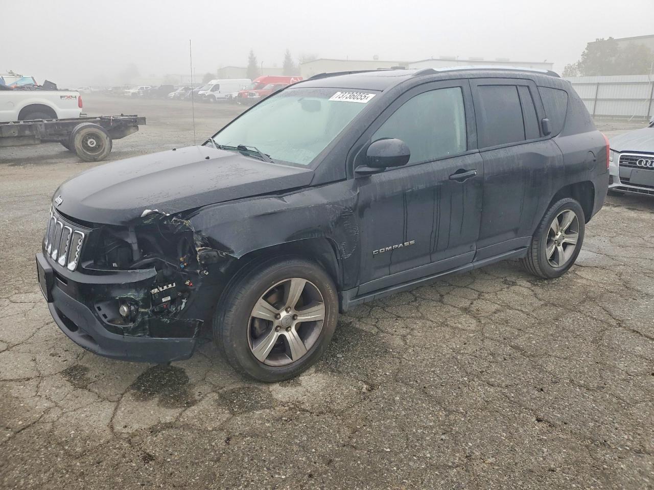 2016 Jeep Compass Latitude - zdjęcie główne