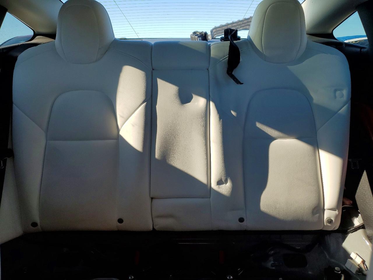 2022 Tesla Model 3 - zdjęcie 10