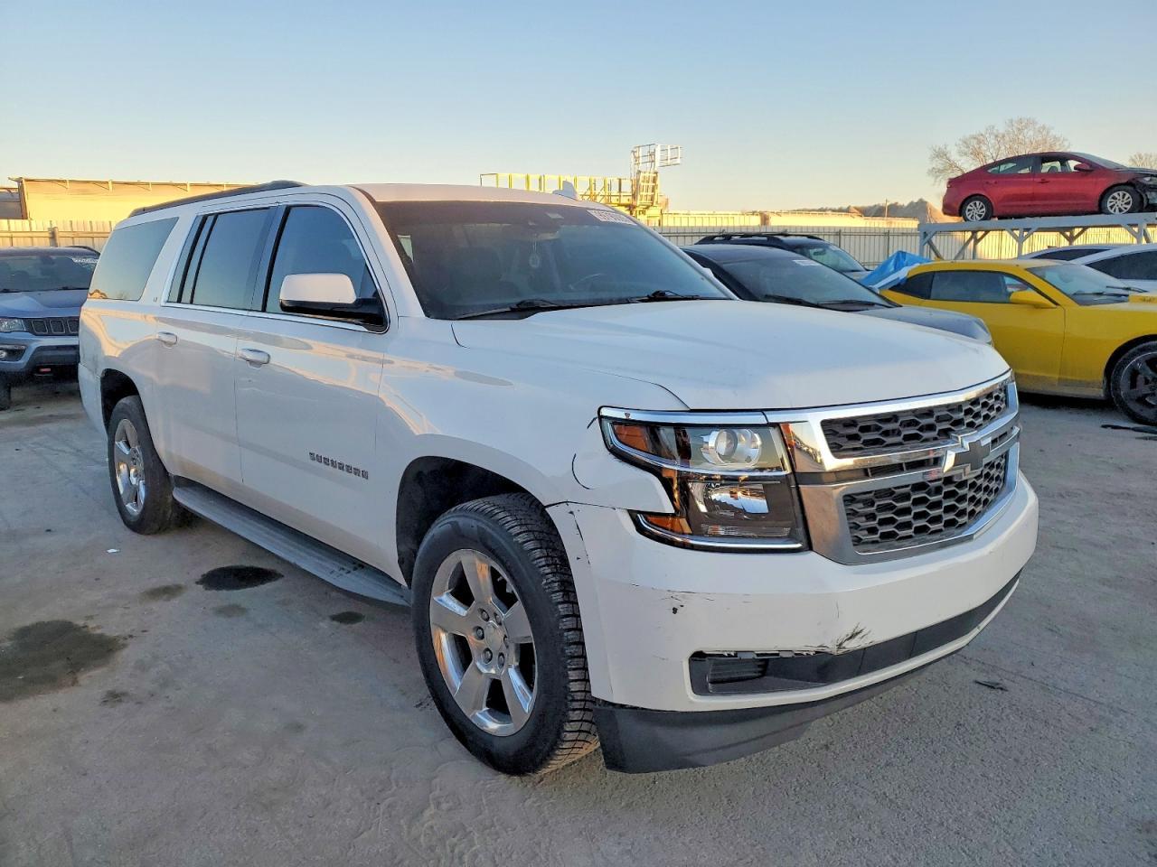 2016 Chevrolet Suburban K1500 Lt - zdjęcie 4