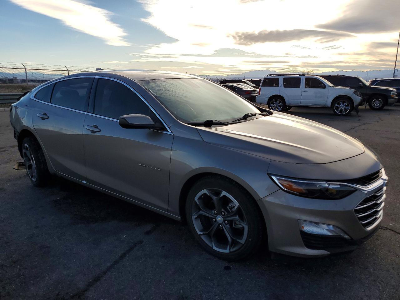 2022 Chevrolet Malibu Lt - zdjęcie 4