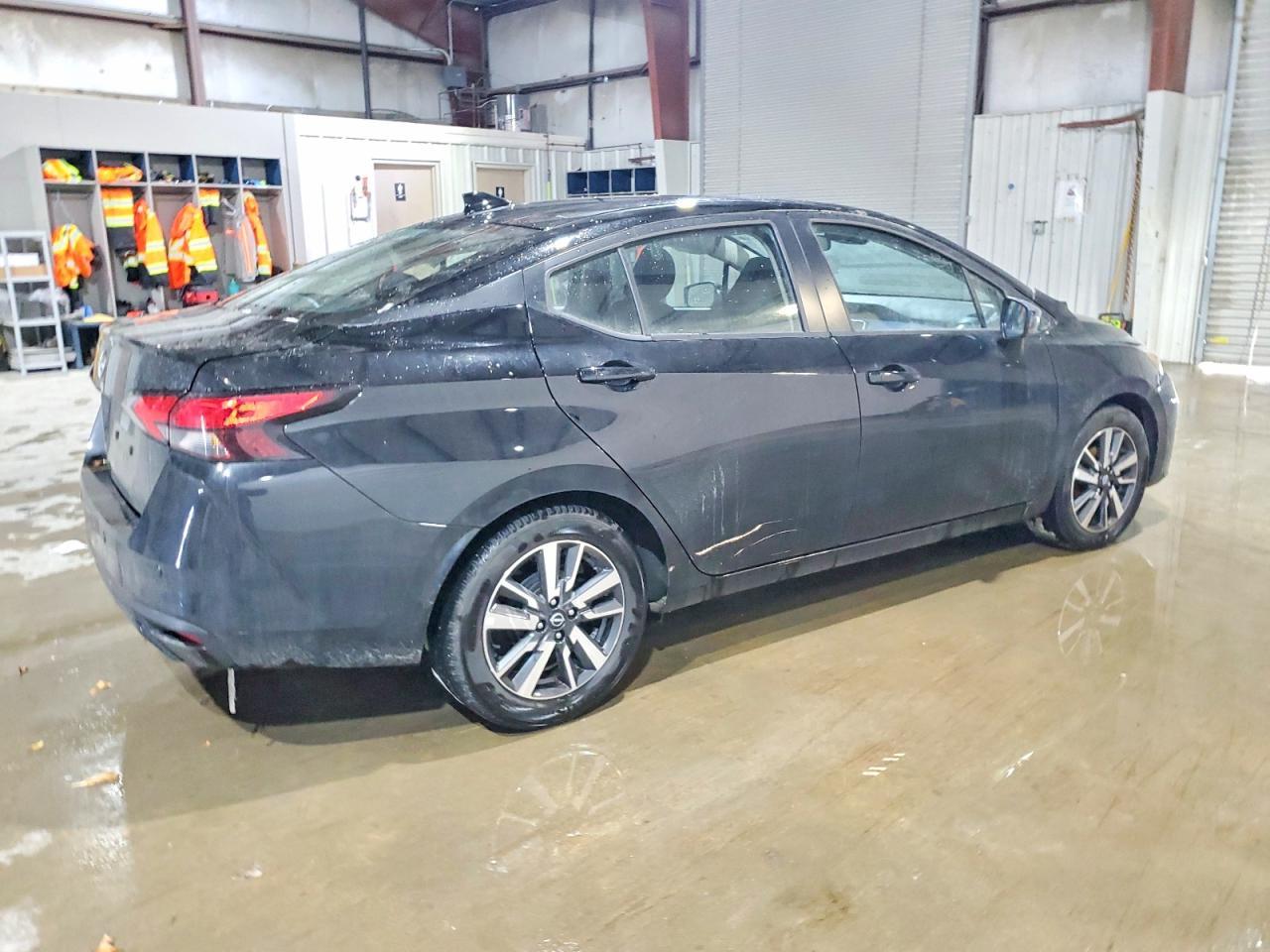 2025 Nissan Versa Sv - zdjęcie 3