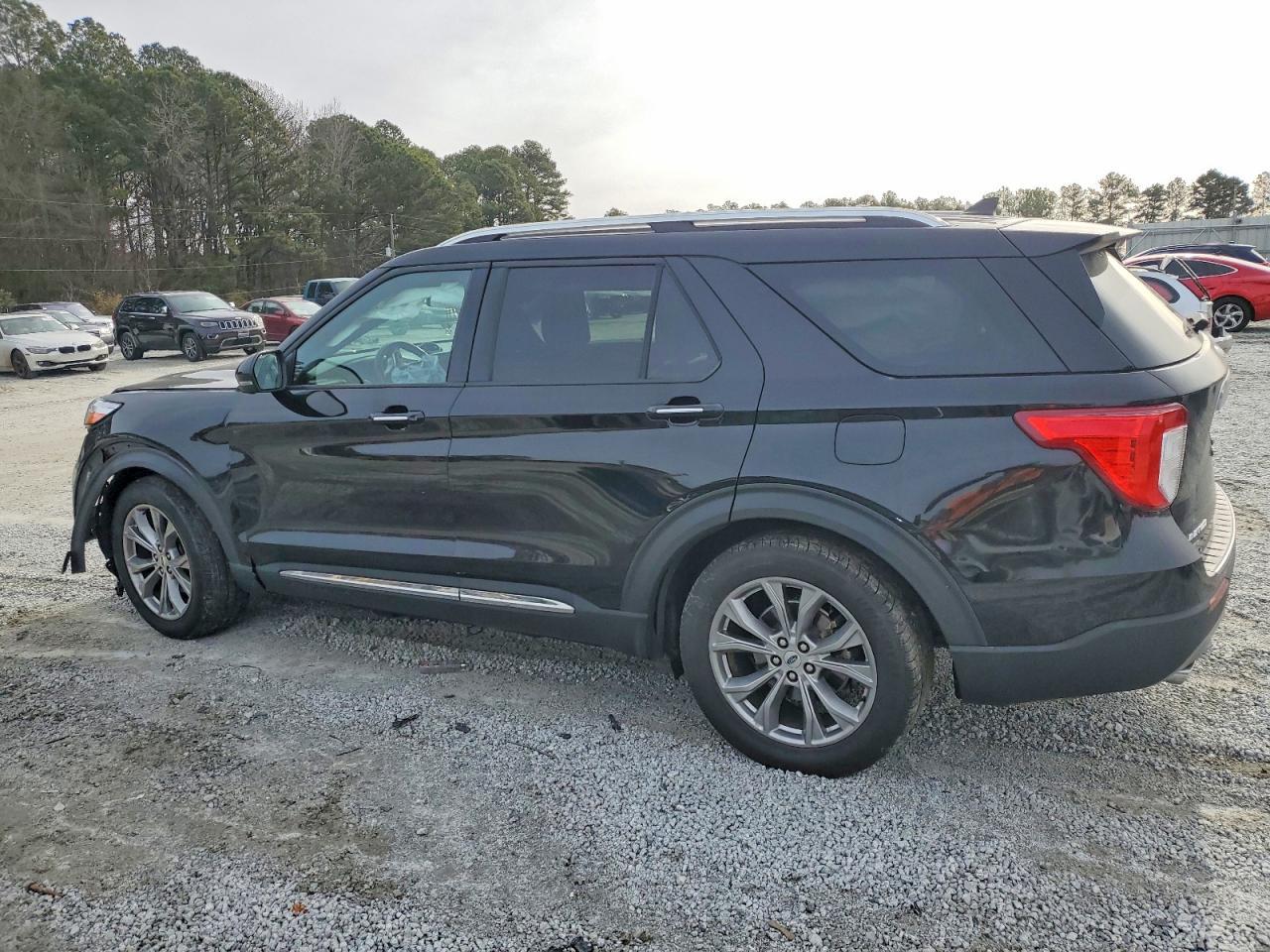 2022 Ford Explorer Limited - zdjęcie 2