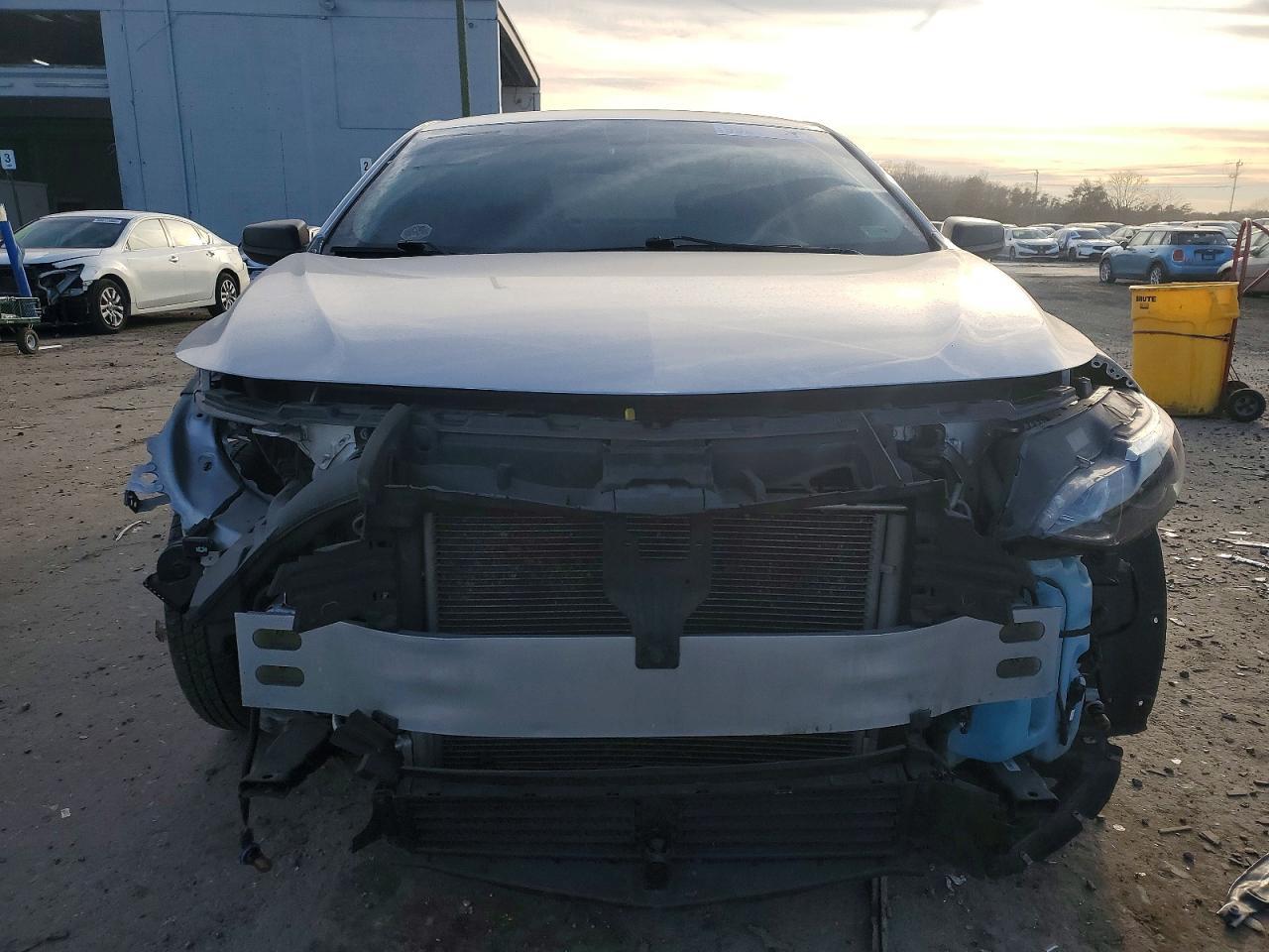 2021 Chevrolet Malibu Ls - zdjęcie 5