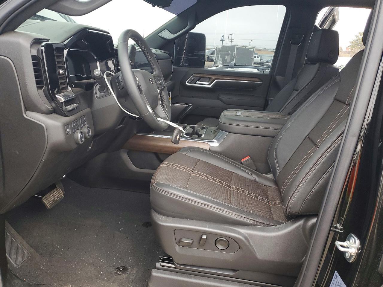 2025 Chevrolet Silverado K3500 High Country - zdjęcie 7