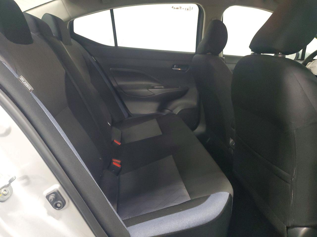 2025 Nissan Versa Sv - zdjęcie 10