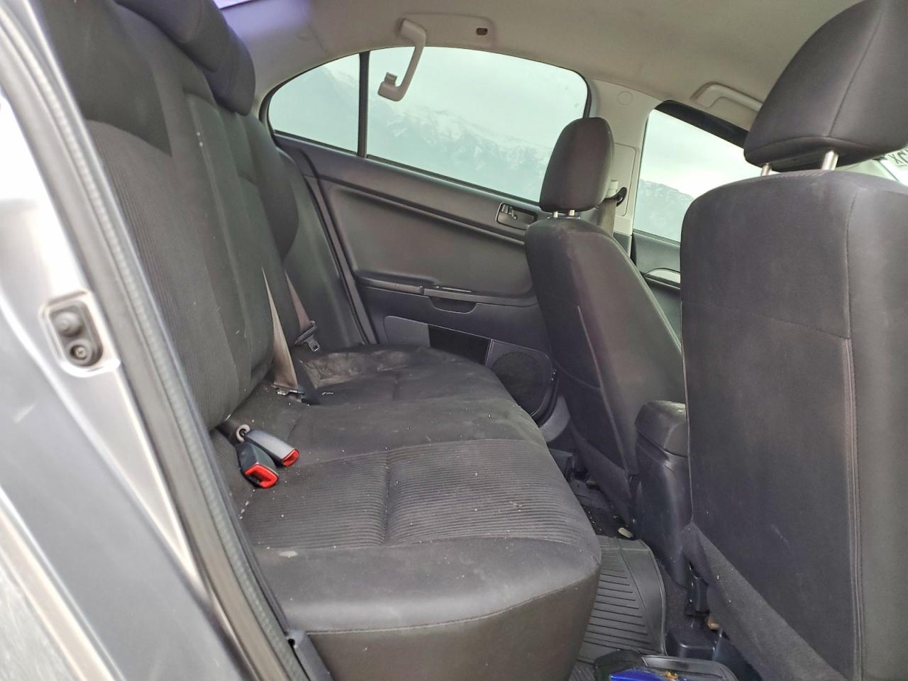 2015 Mitsubishi Lancer Es - zdjęcie 10