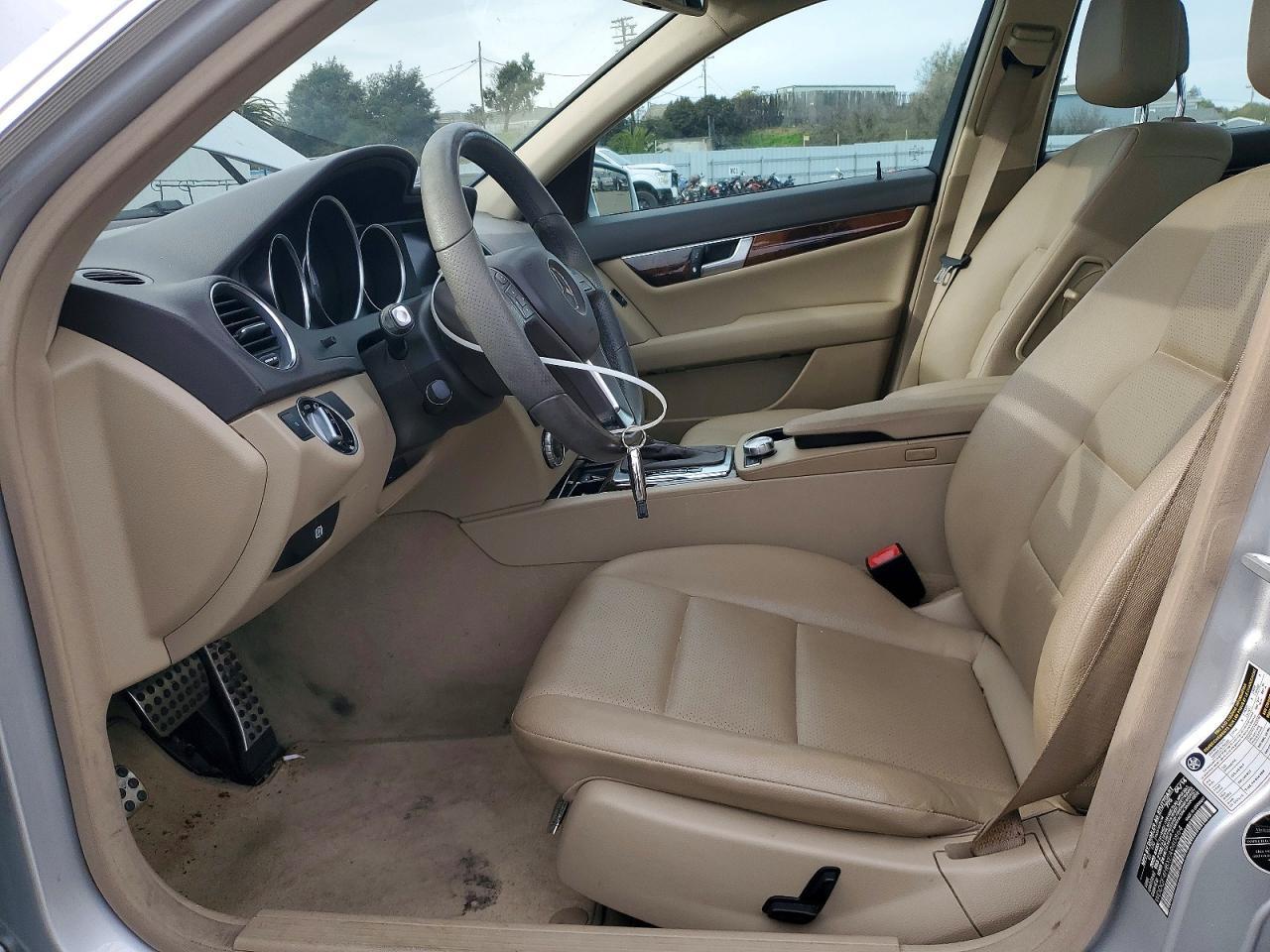 2014 Mercedes-Benz C 250 - zdjęcie 7
