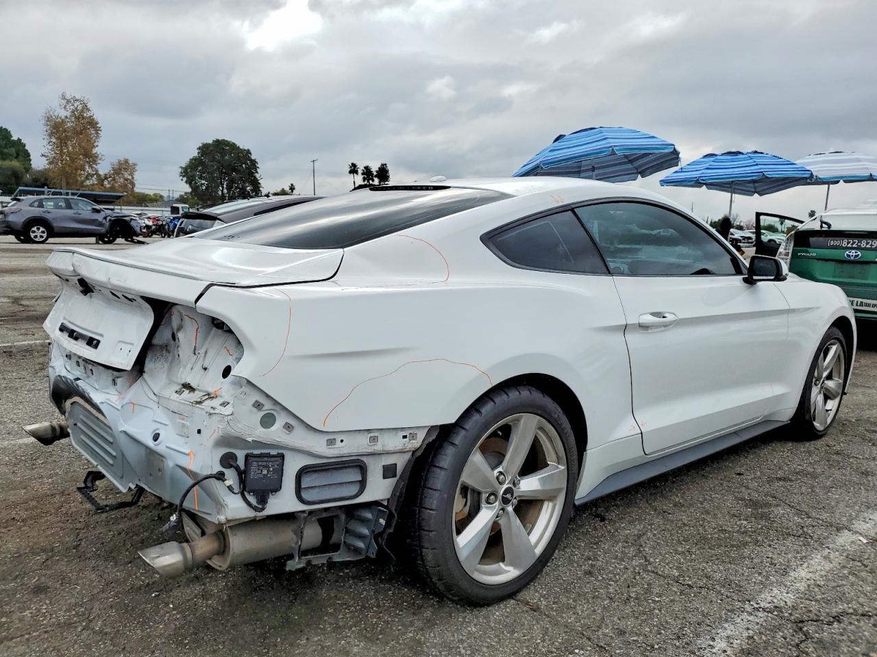 2018 Ford Mustang - zdjęcie 3