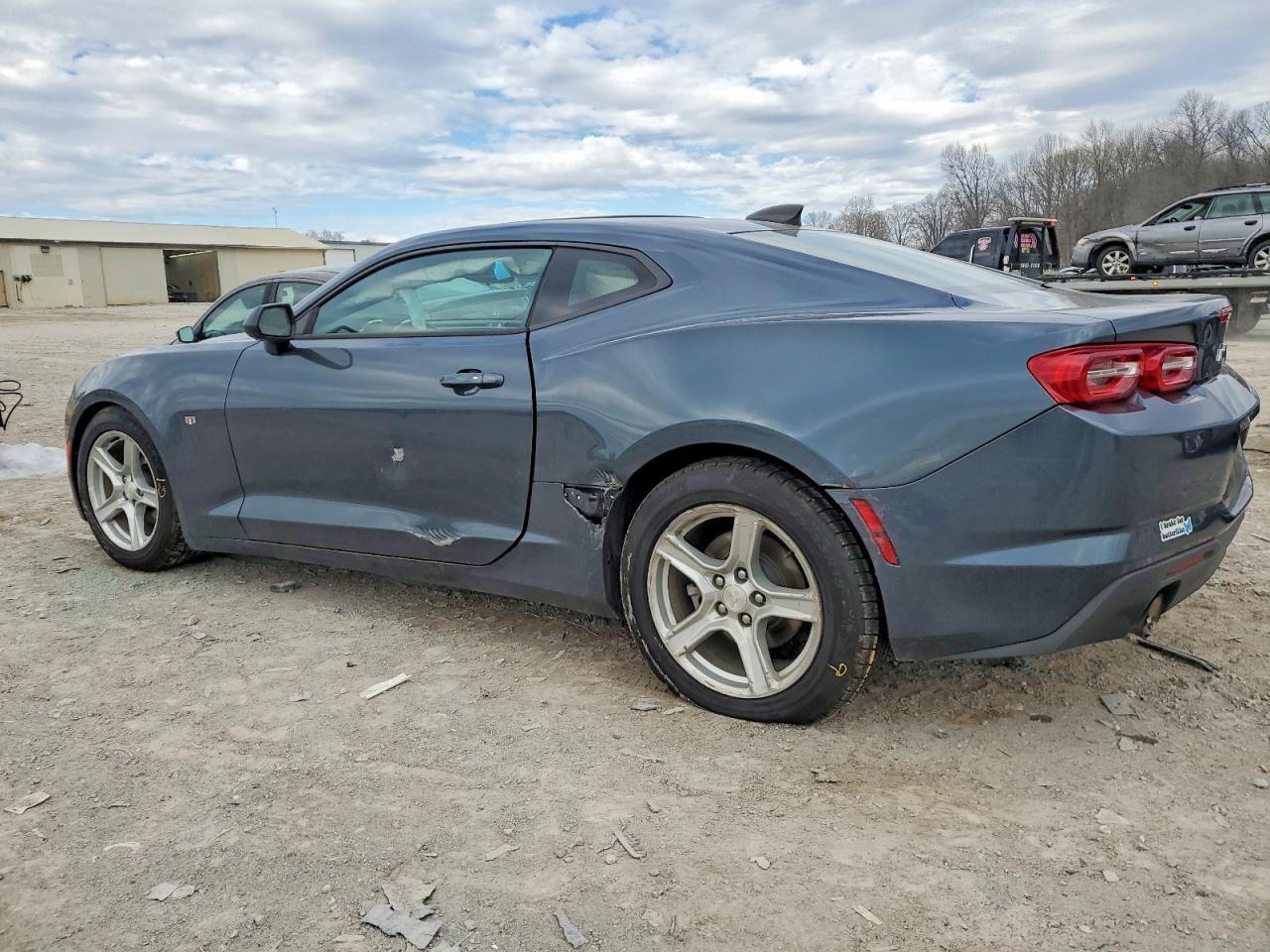2019 Chevrolet Camaro Ls - zdjęcie 2