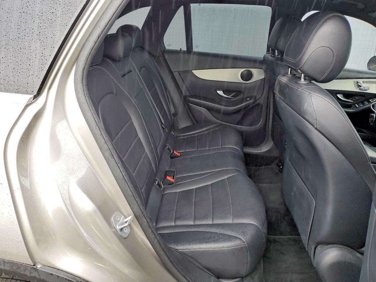 2019 Mercedes-Benz Glc 300 - zdjęcie 11