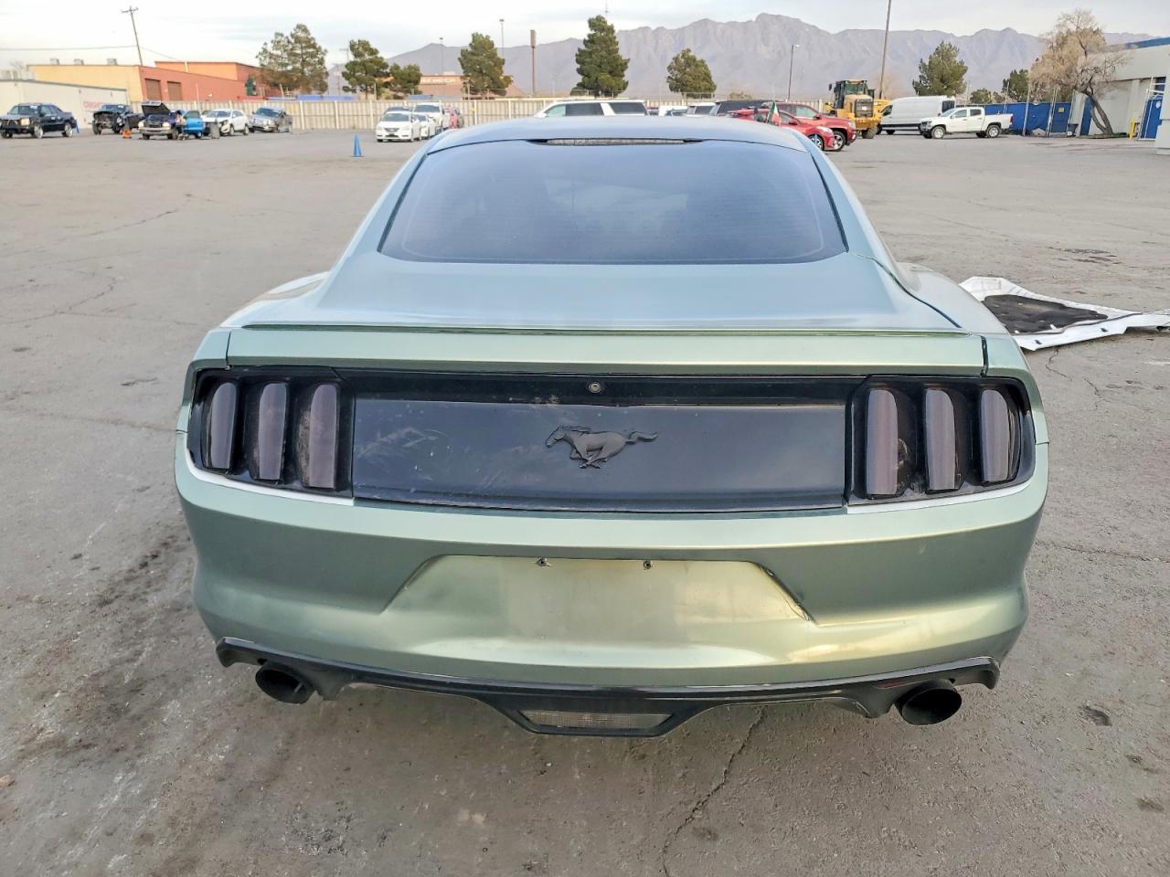 2015 Ford Mustang - zdjęcie 6