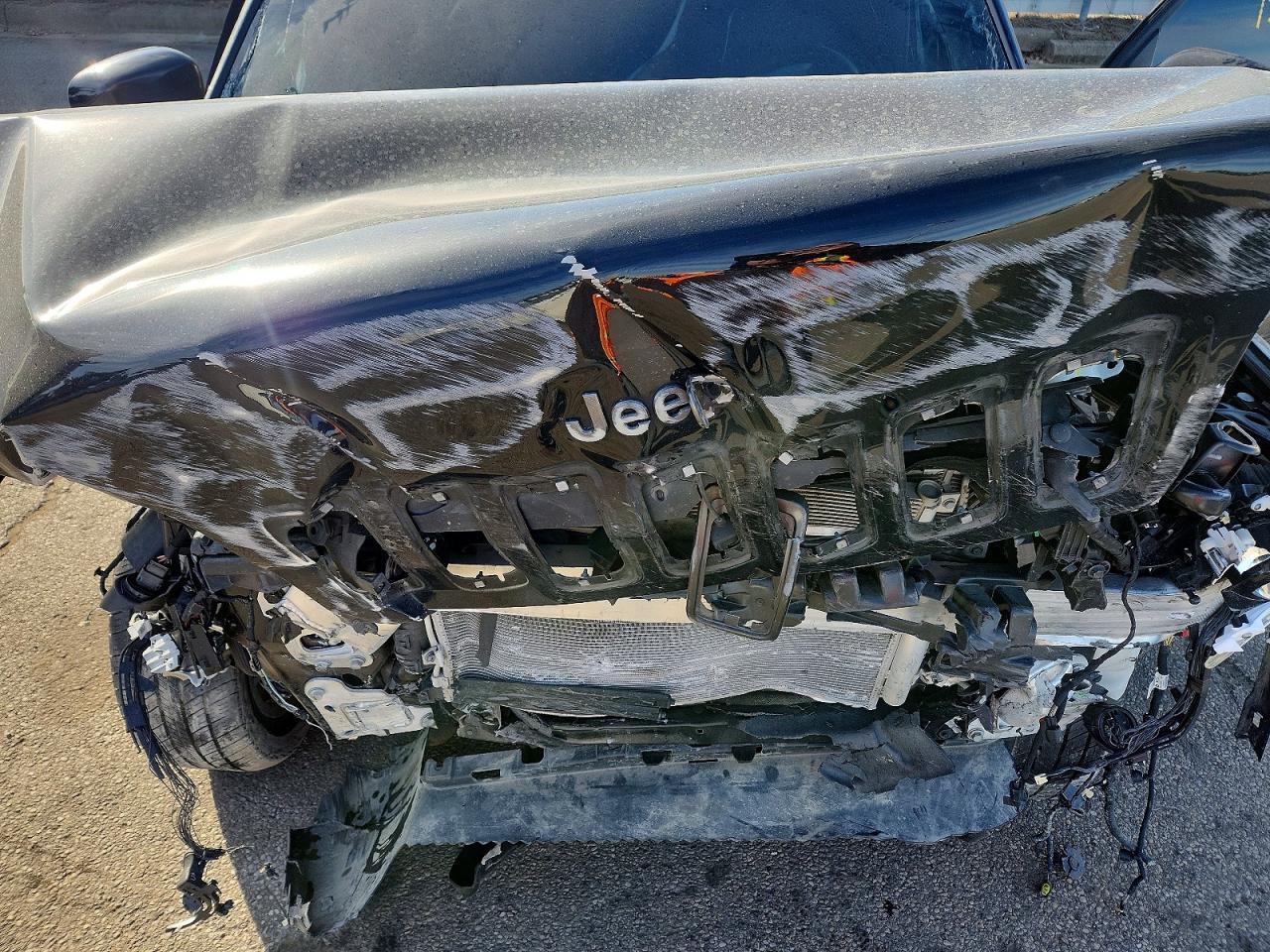 2020 Jeep Cherokee Limited - zdjęcie 12