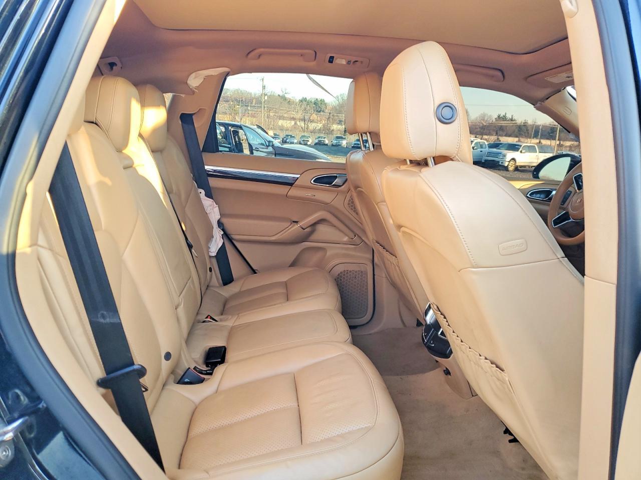 2016 Porsche Cayenne - zdjęcie 11