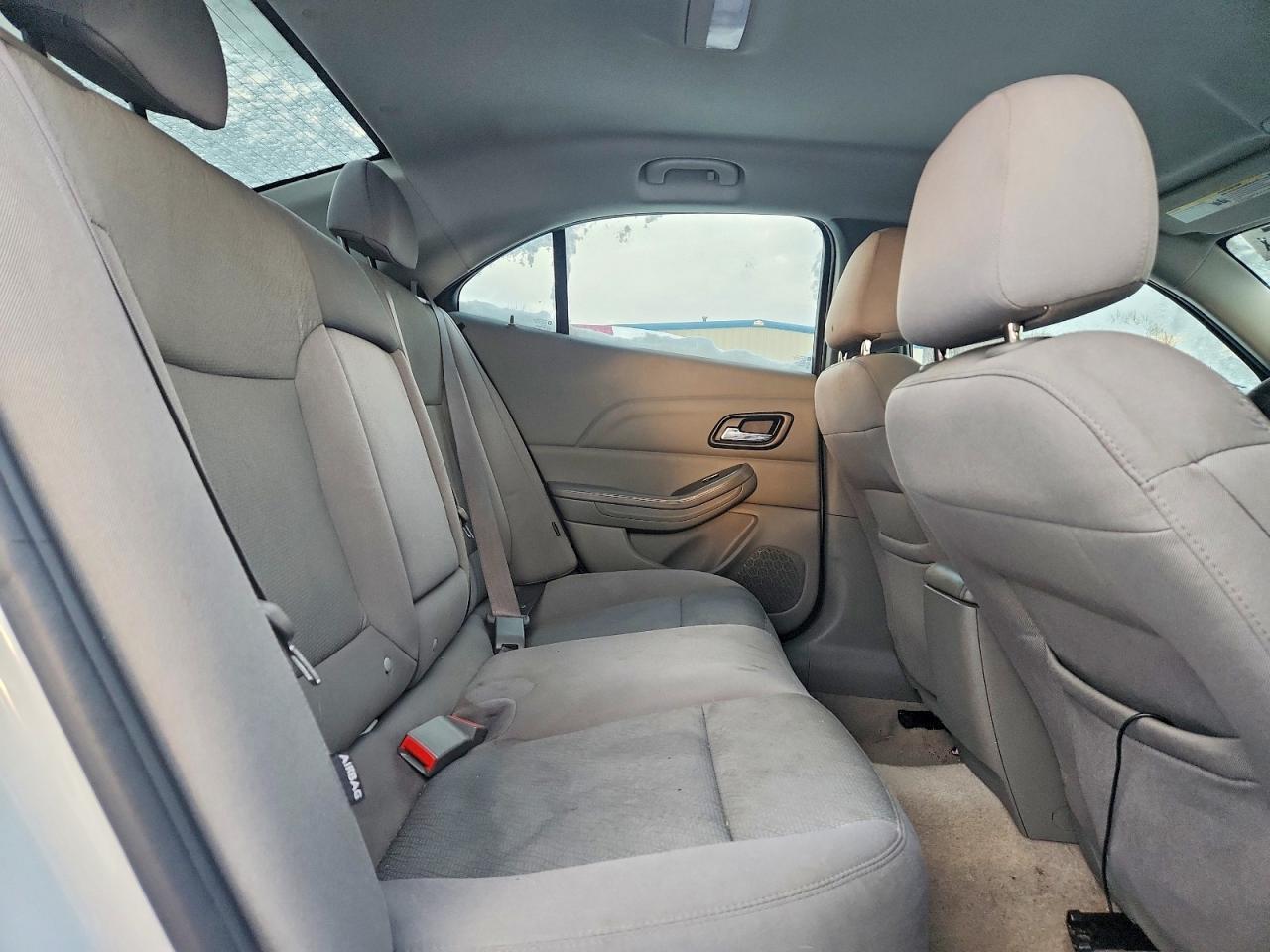 2015 Chevrolet Malibu Ls - zdjęcie 10