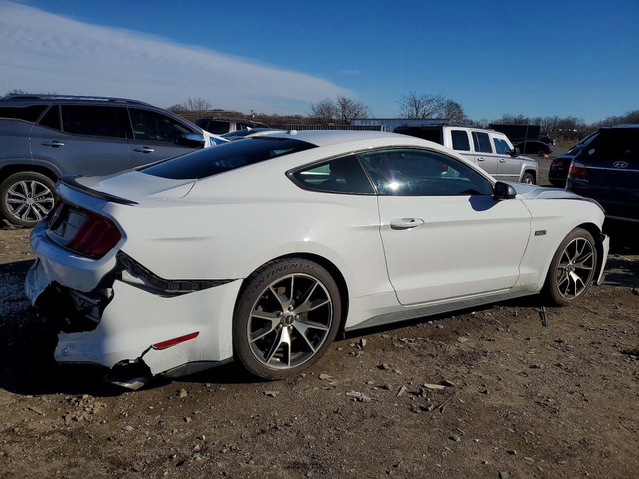 2020 Ford Mustang - zdjęcie 3