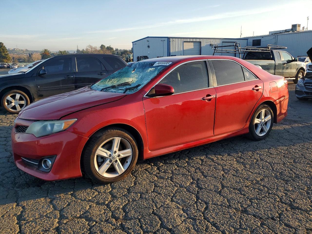 2014 Toyota Camry L - zdjęcie główne