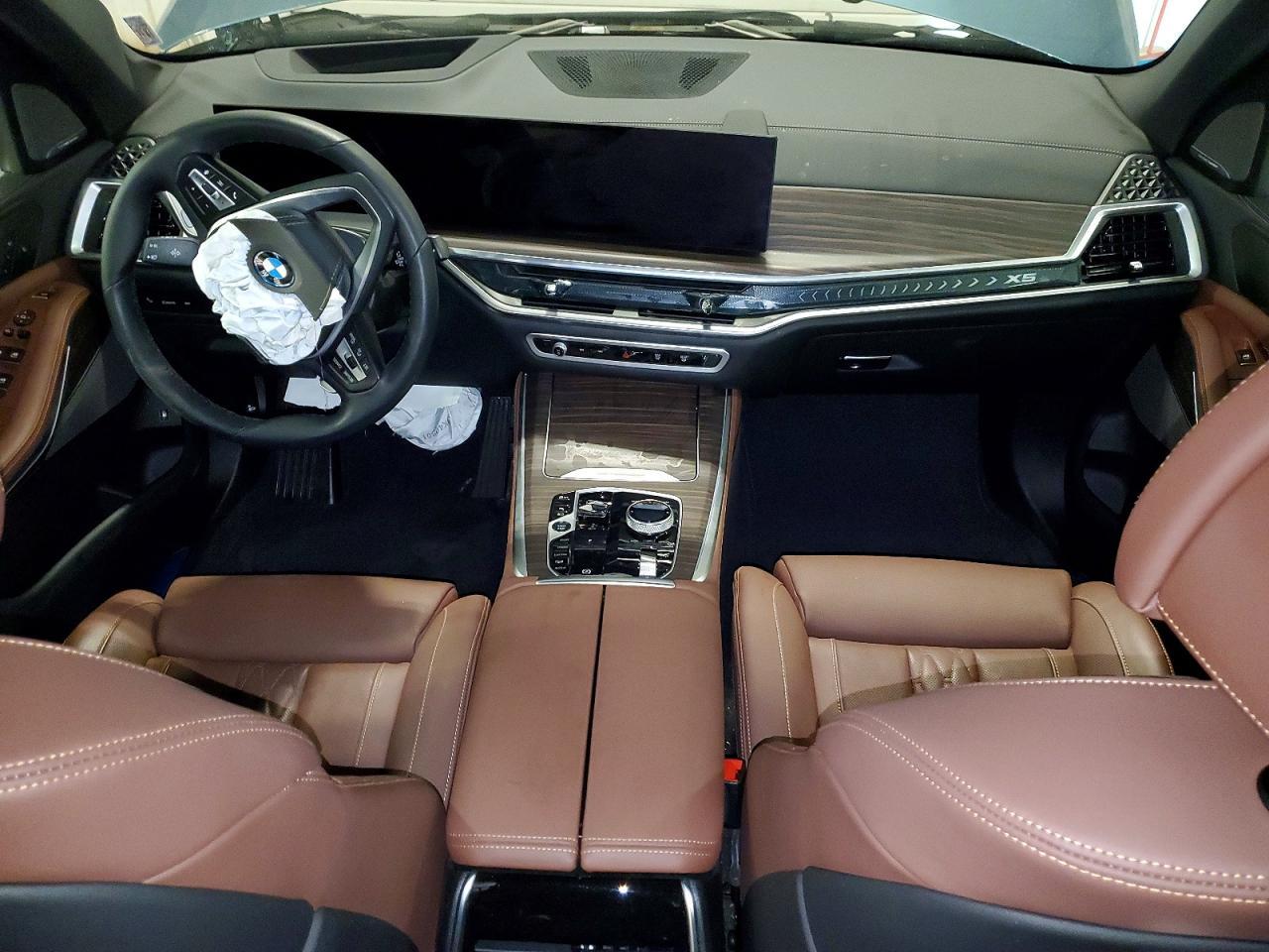 2025 BMW X5 xDrive50E - zdjęcie 8