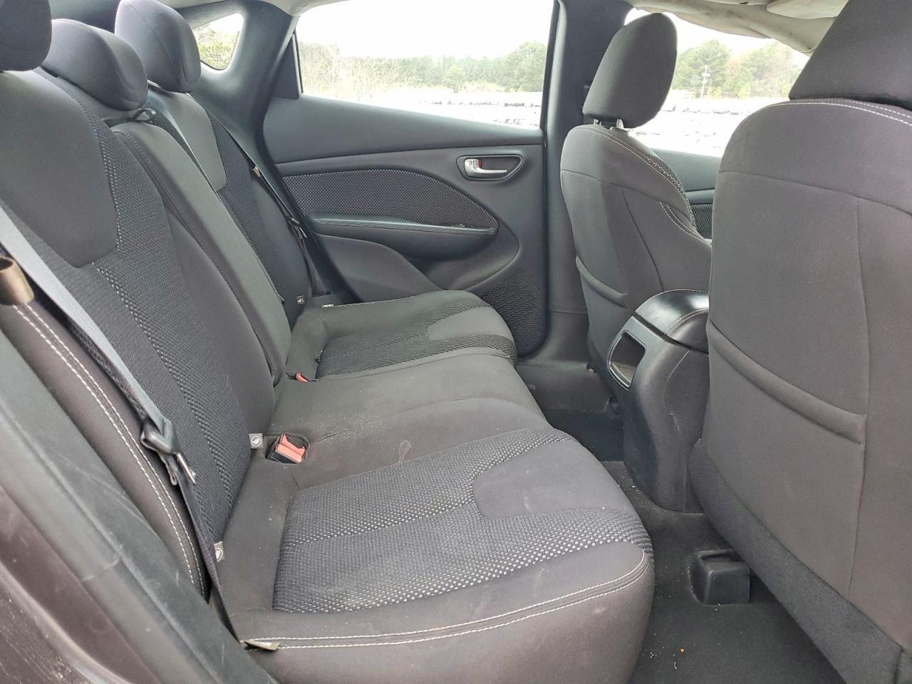 2015 Dodge Dart Sxt - zdjęcie 10