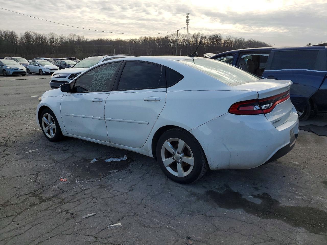 2015 Dodge Dart Sxt - zdjęcie 2