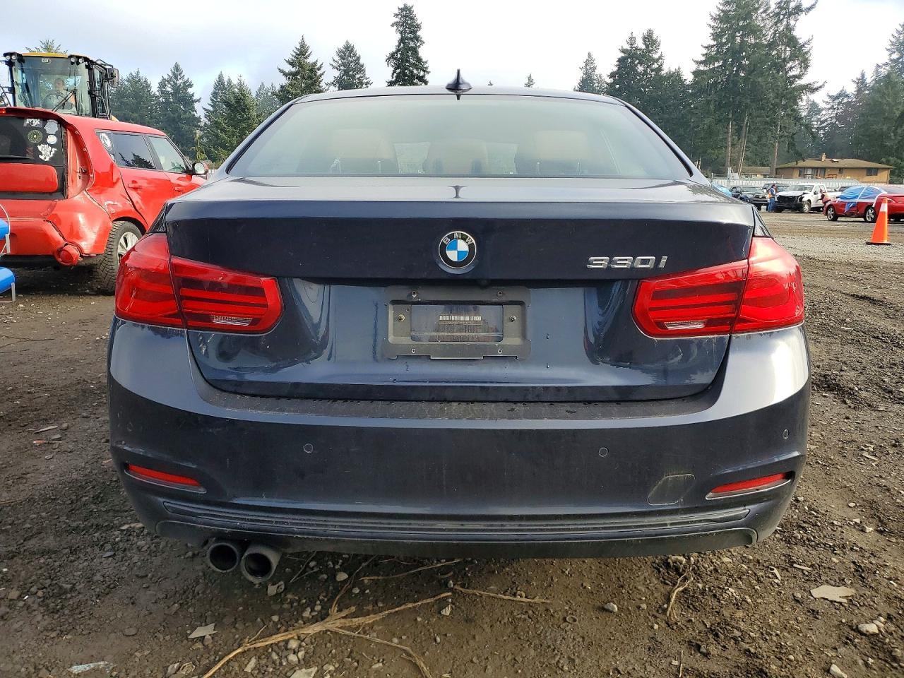 2017 BMW 330 I - zdjęcie 6