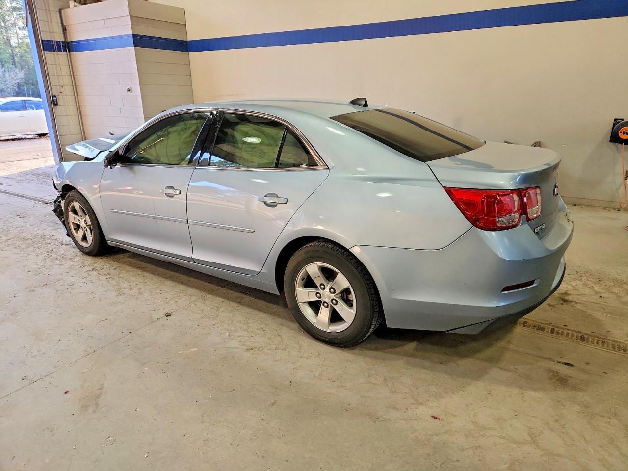 2013 Chevrolet Malibu Ls - zdjęcie 2