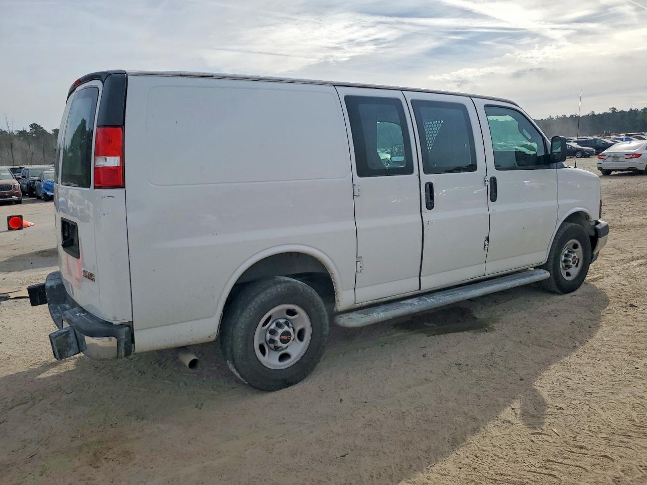 2019 GMC Savana G2500 - zdjęcie 3