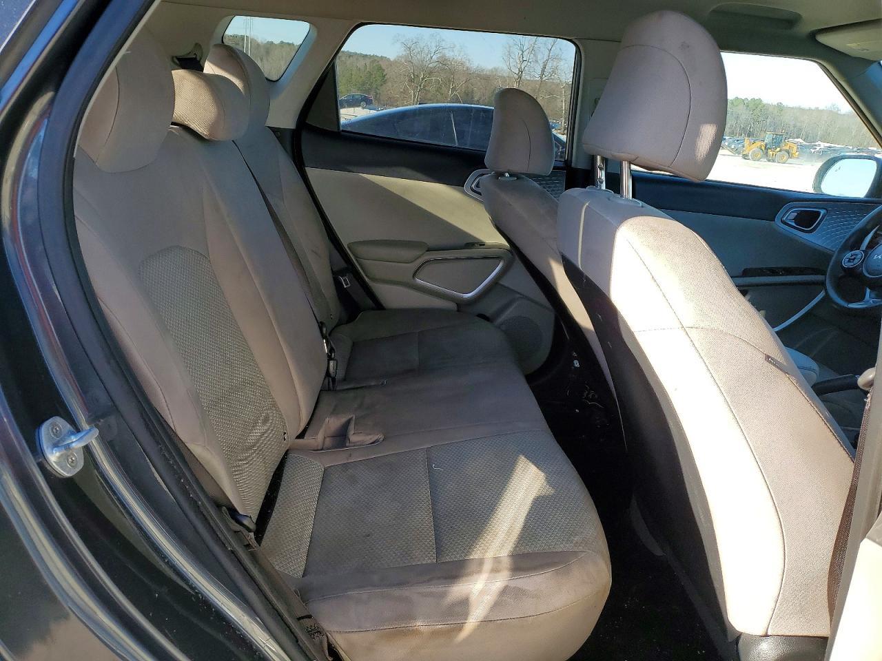 2022 Kia Soul Lx - zdjęcie 11