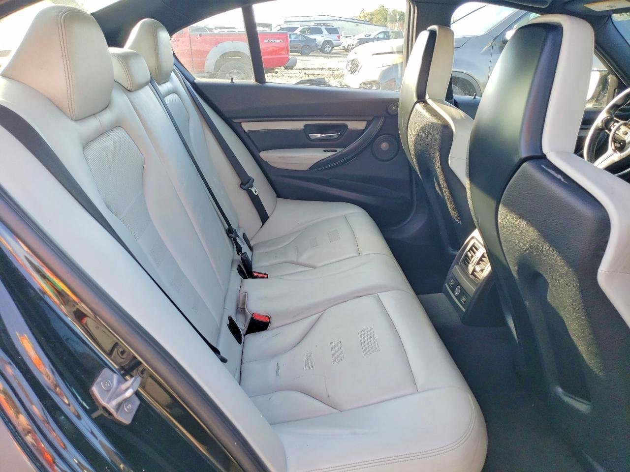 2016 BMW M3 - zdjęcie 10