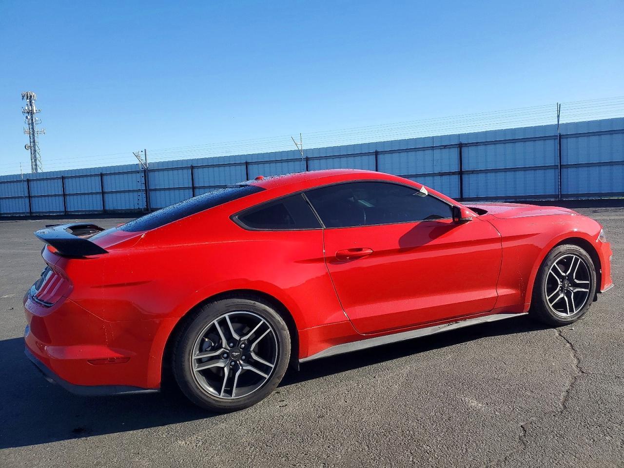 2019 Ford Mustang - zdjęcie 3