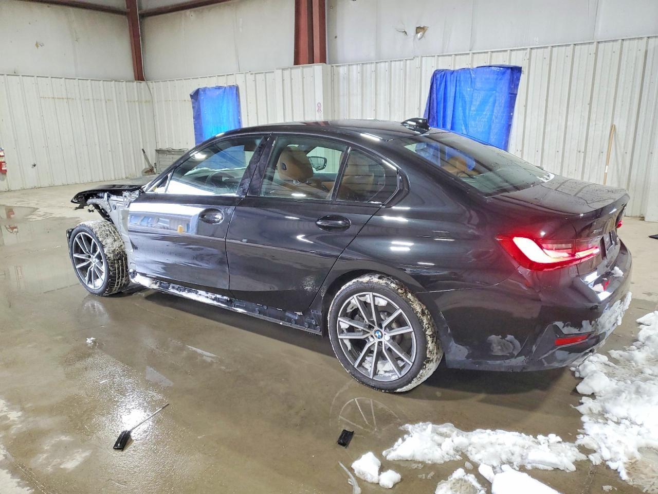 2022 BMW 330Xi - zdjęcie 2