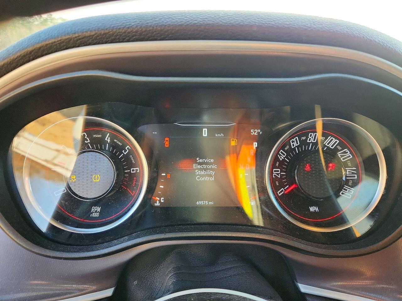 2022 Dodge Challenger Sxt - zdjęcie 9