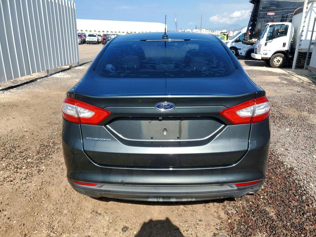 2015 Ford Fusion S - zdjęcie 6