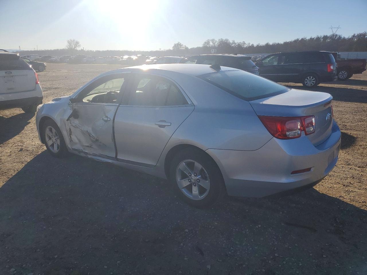 2014 Chevrolet Malibu Ls - zdjęcie 2