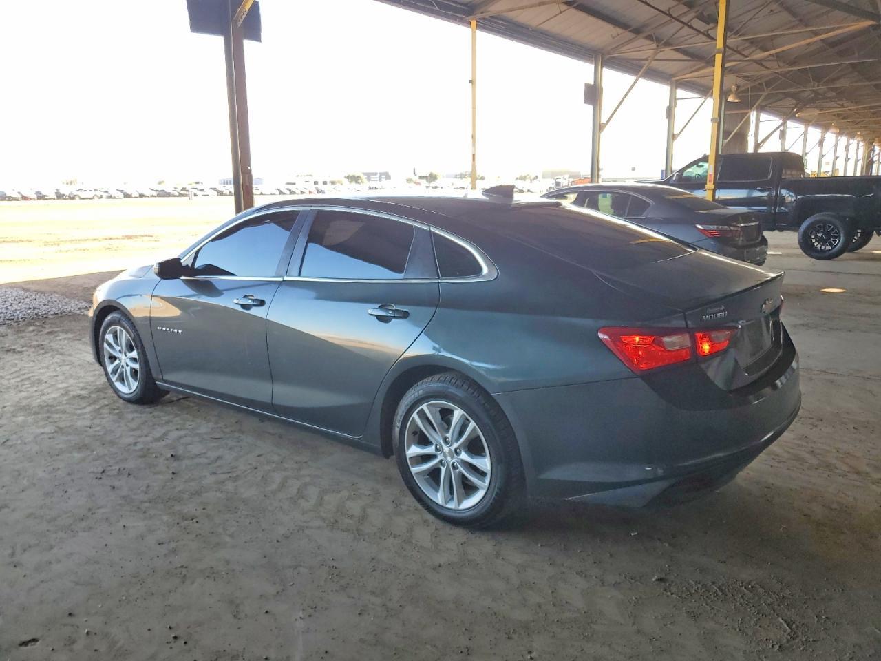 2017 Chevrolet Malibu Lt - zdjęcie 2