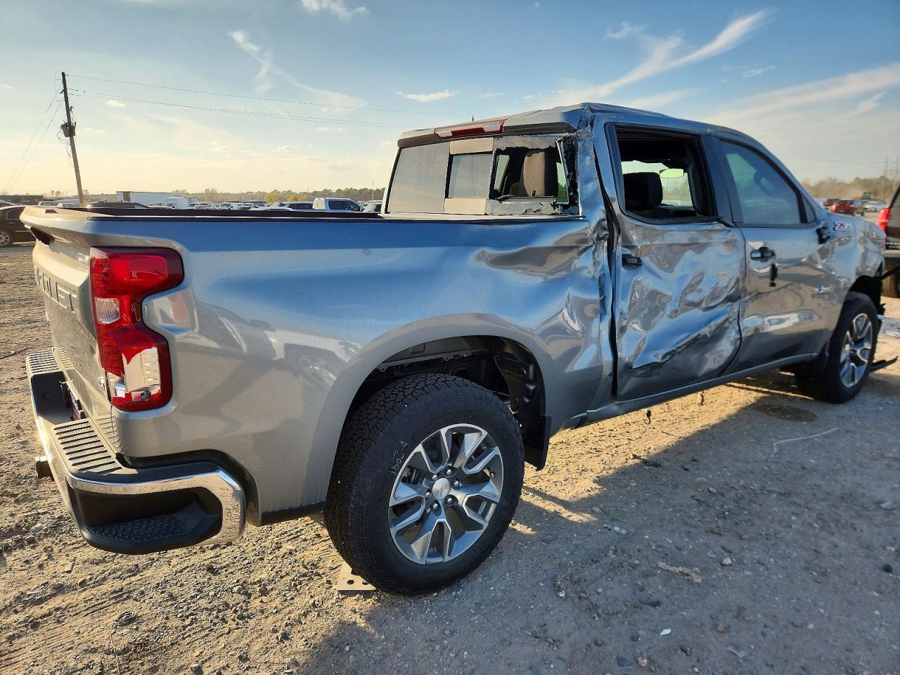2025 Chevrolet Silverado K1500 Lt - zdjęcie 3