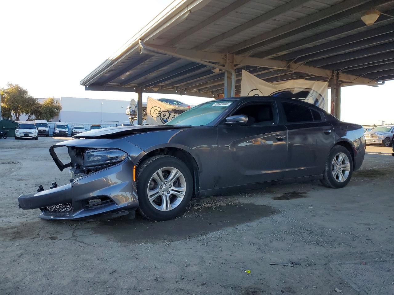 2020 Dodge Charger Sxt - zdjęcie główne
