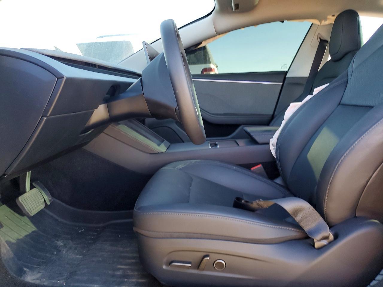 2025 Tesla Model 3 - zdjęcie 7