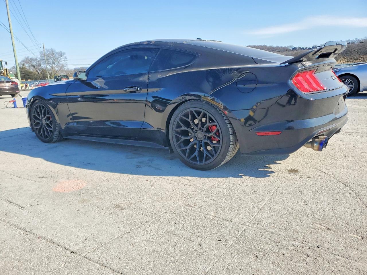 2019 Ford Mustang Gt - zdjęcie 2