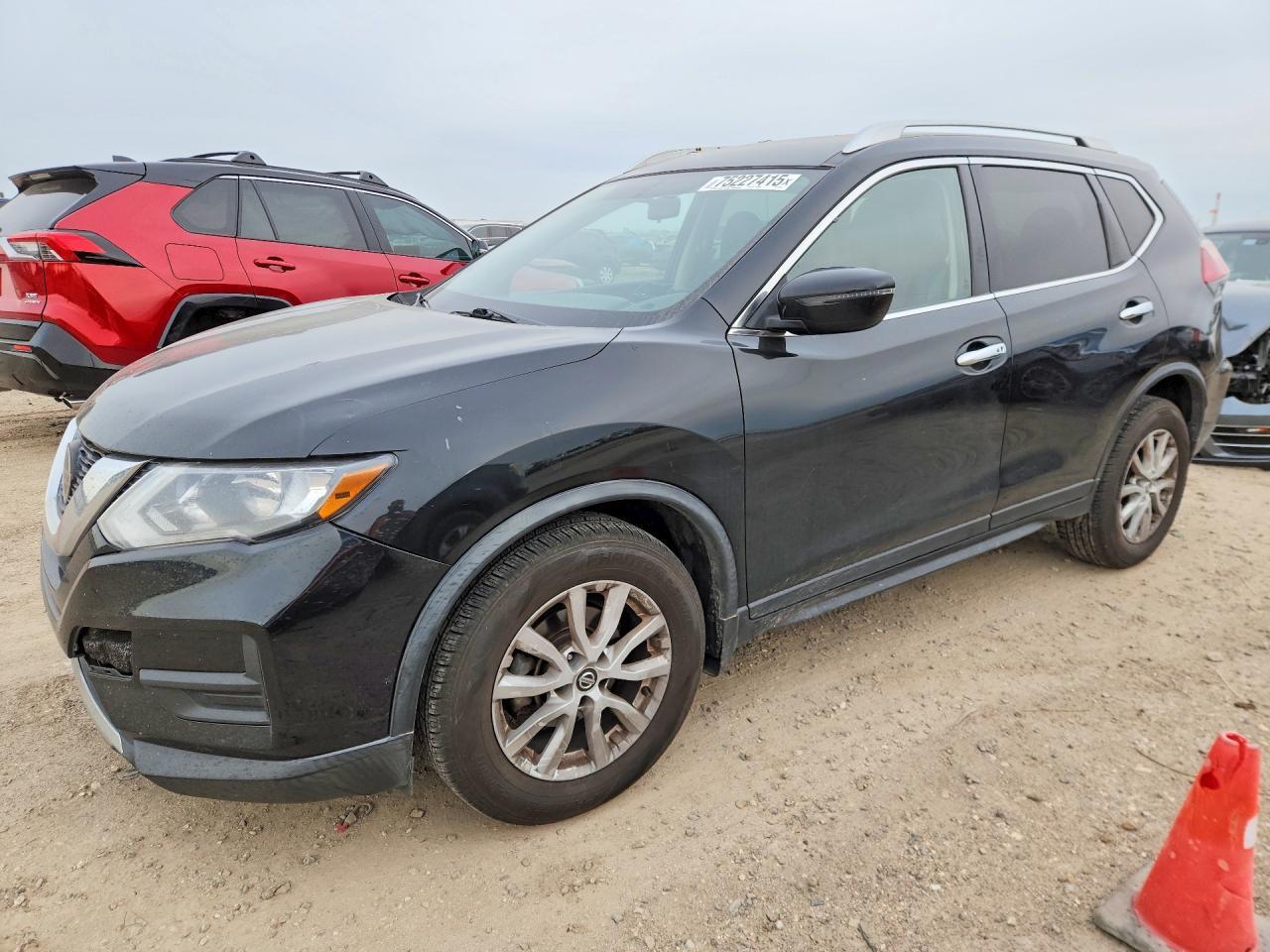 2018 Nissan Rogue Sv - zdjęcie główne