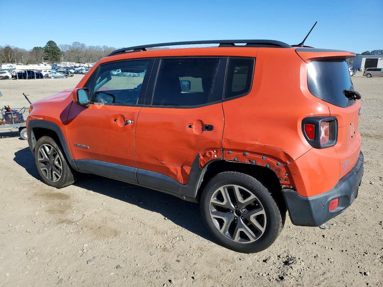 2016 Jeep Renegade Latitude - zdjęcie 2