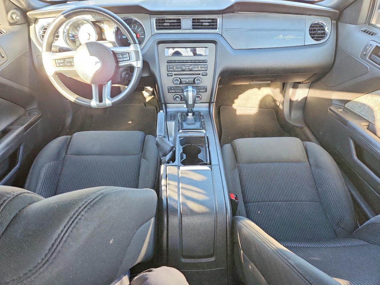 2013 Ford Mustang - zdjęcie 8