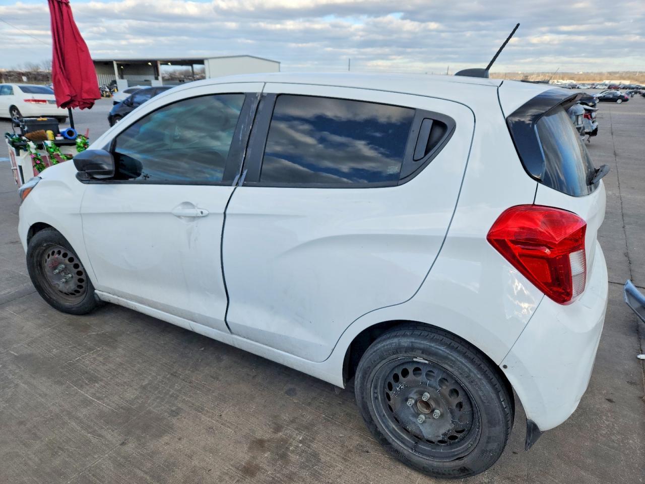 2022 Chevrolet Spark Ls - zdjęcie 2