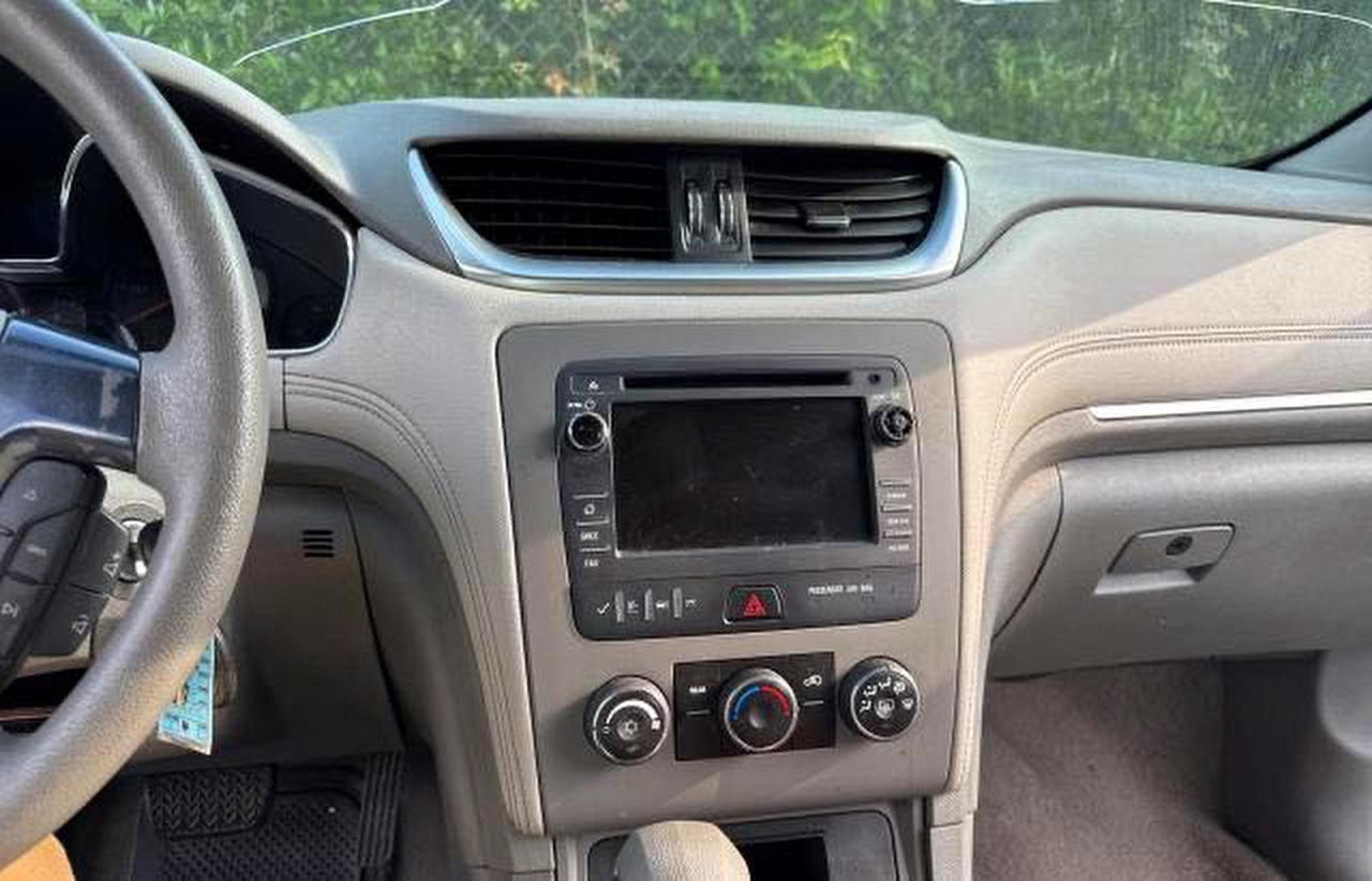 2015 Chevrolet Traverse Ls - zdjęcie 9