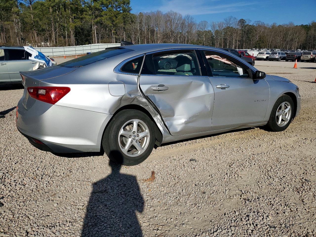 2016 Chevrolet Malibu Ls - zdjęcie 3