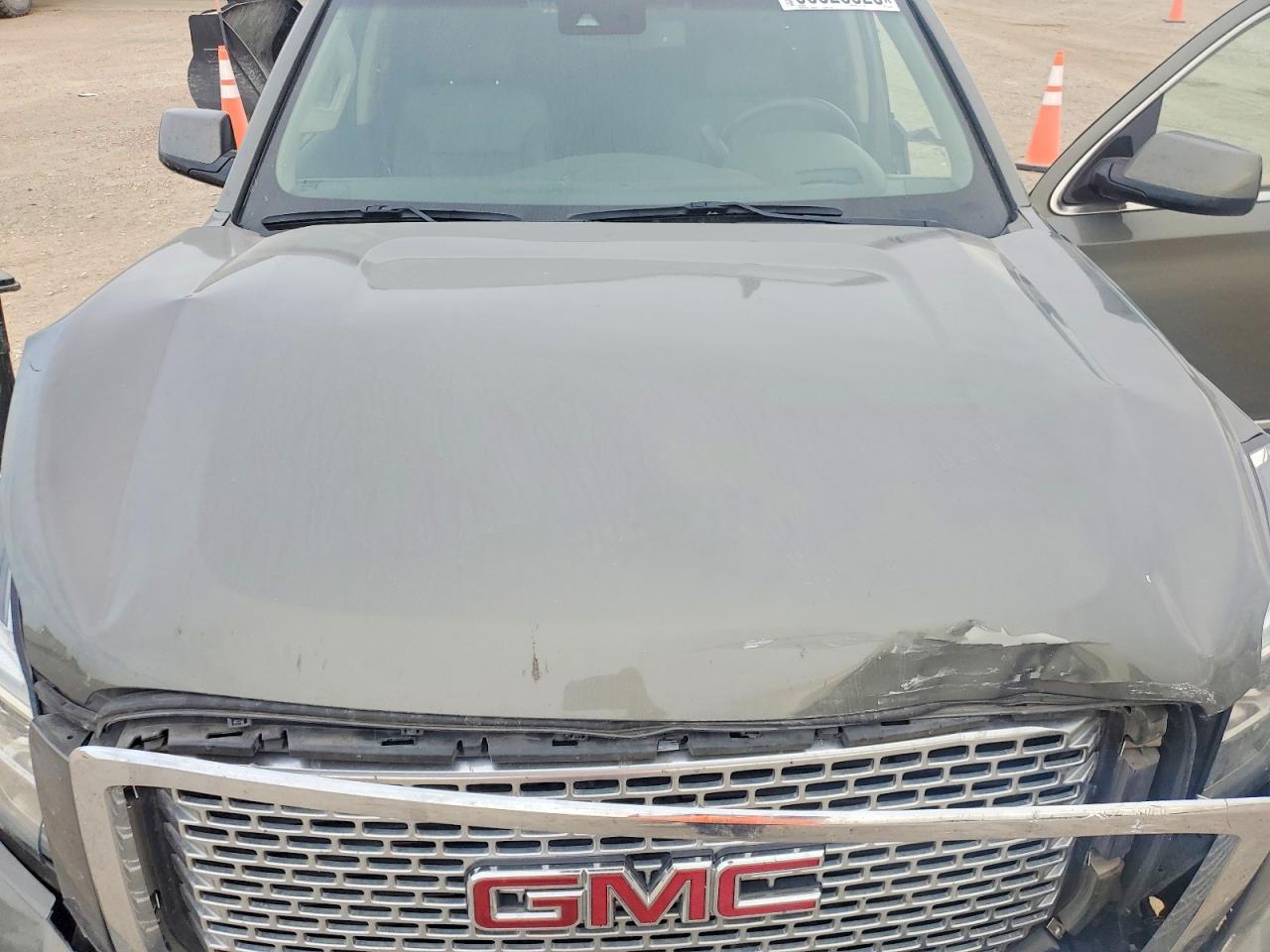 2017 GMC Yukon Denali - zdjęcie 12