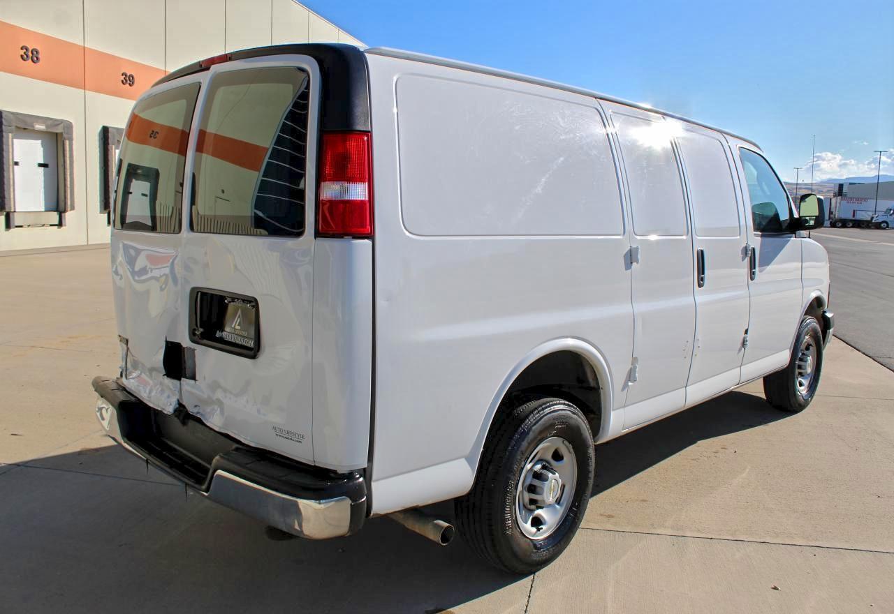 2023 Chevrolet Express G2500 - zdjęcie 3
