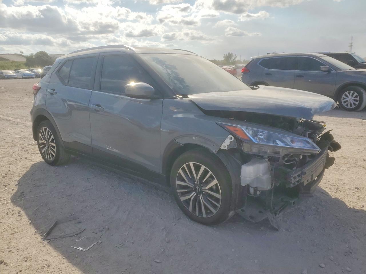 2022 Nissan Kicks Sv - zdjęcie 4